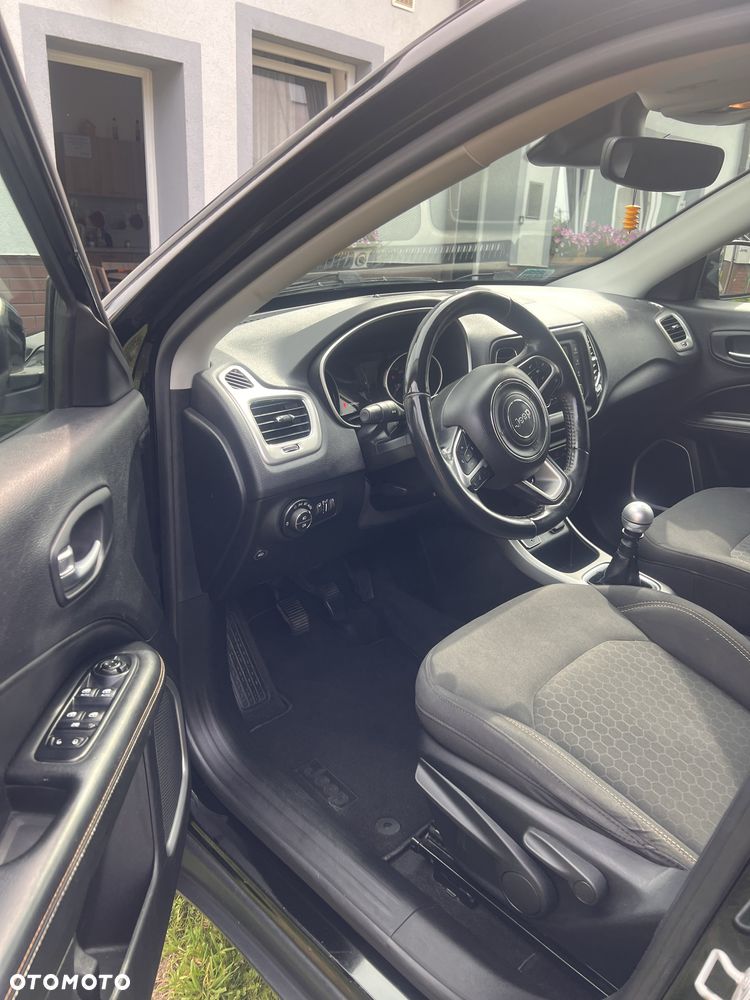 Jeep Compass - 10