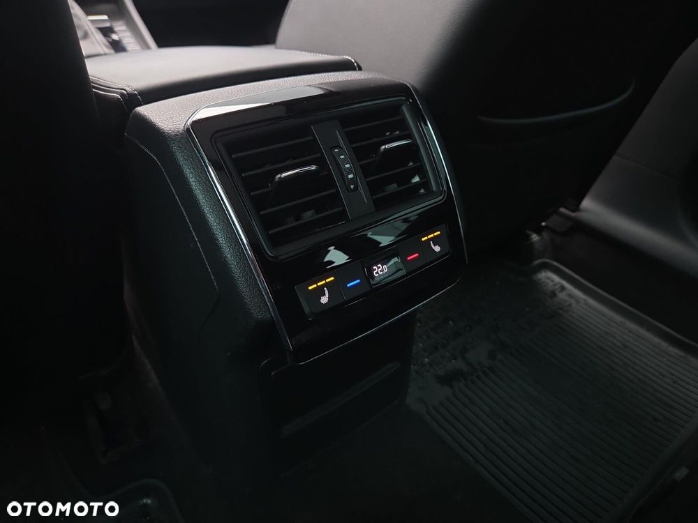 Skoda Superb 2.0 TDI SCR 4x4 Sportline DSG - 17