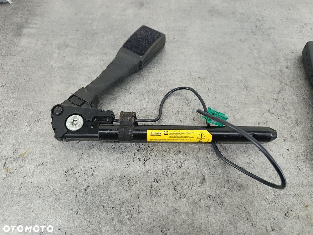 ZAPINKI, SPINKI PASA PRZÓD KOMPLET OPEL ASTRA H 13130023  602218900 - 6