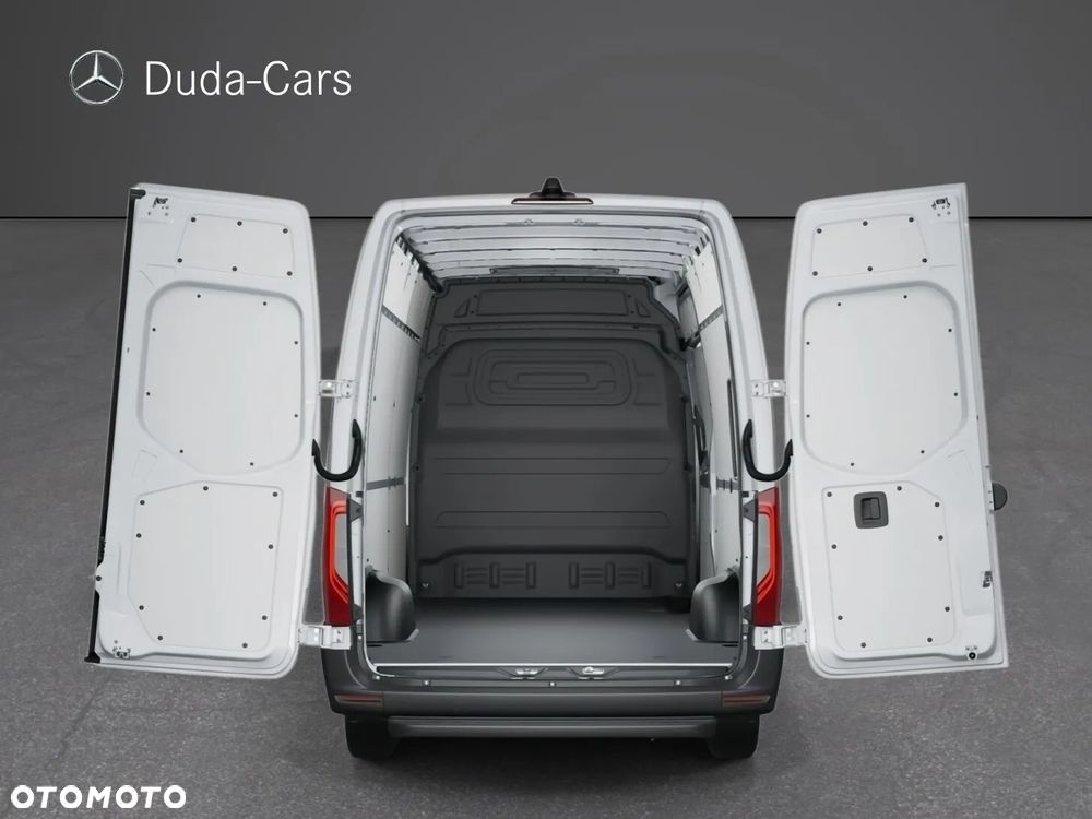 Mercedes-Benz eSprinter 320 furgon długi PRO - 10