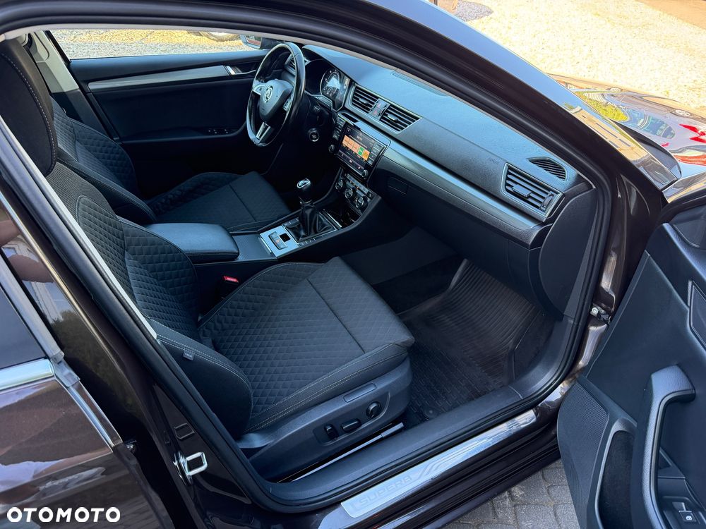 Skoda Superb 2.0 TDI Style - 19