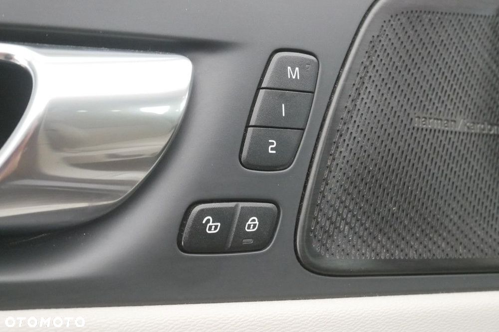 Volvo XC 60 - 31