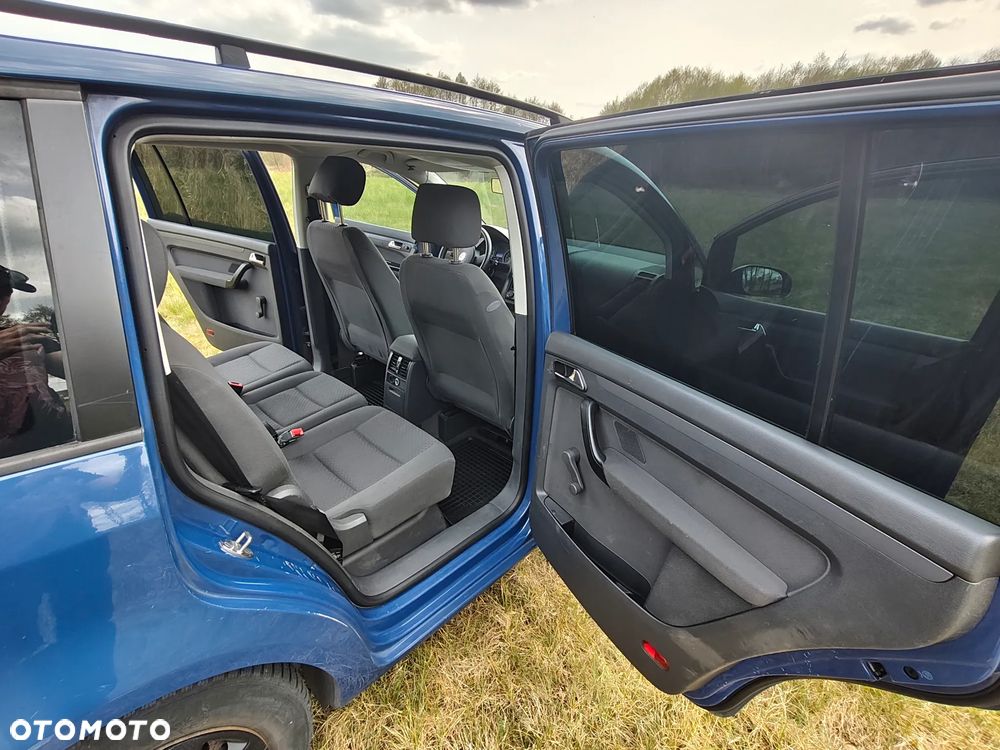 Volkswagen Touran 1.6 Basis - 11