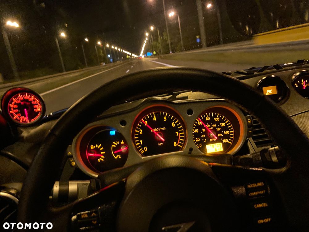 Nissan 350 Z Premium Pack - 24