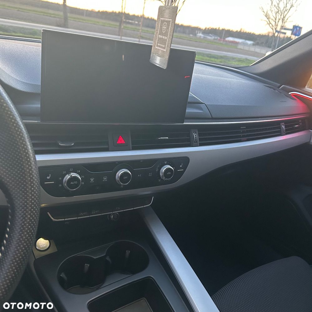 Audi A4 Avant 30 TDI S tronic S line - 17