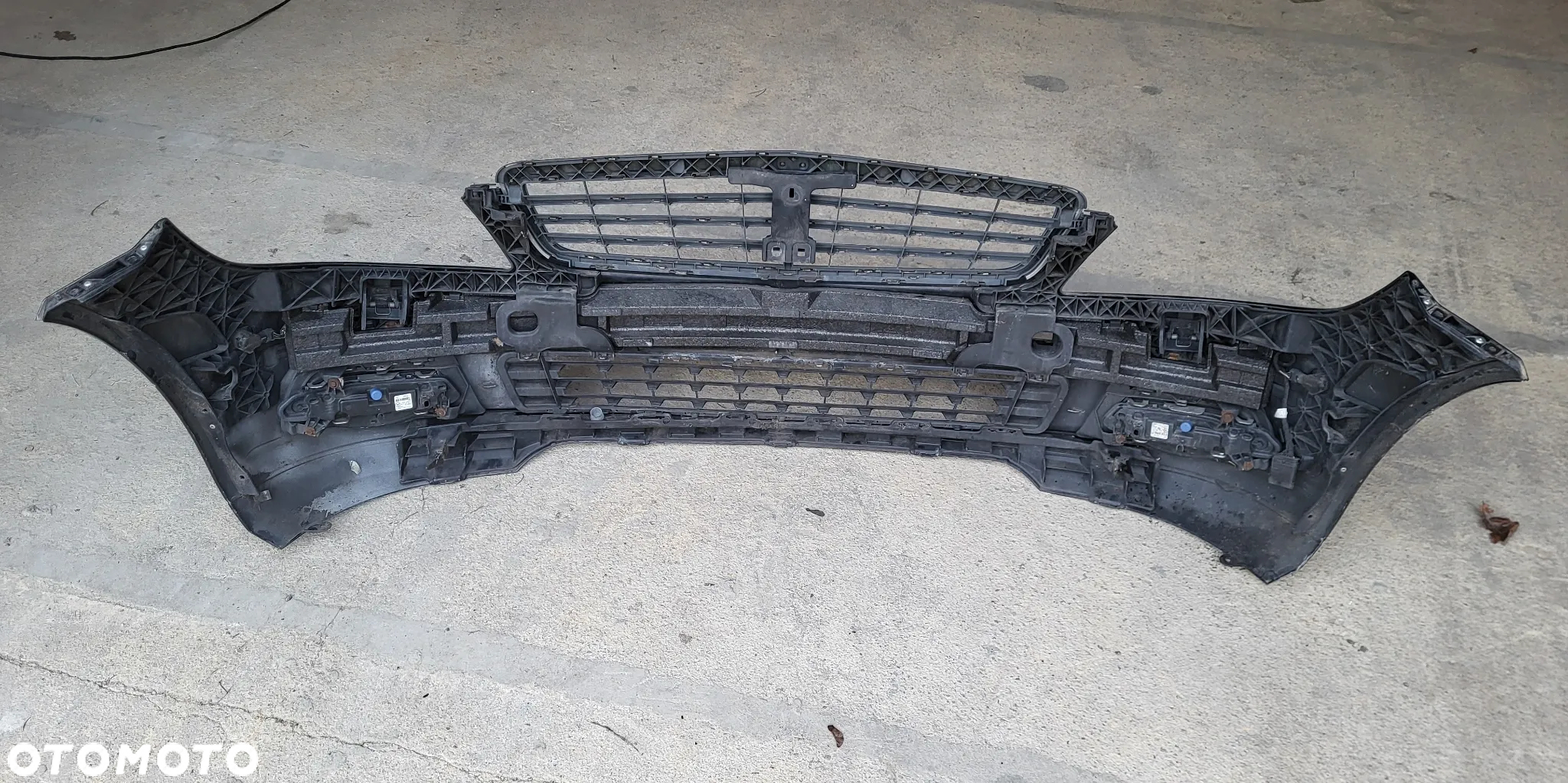Zderzak przedni kompletny grill  Mercedes W204  LED pdc - 4