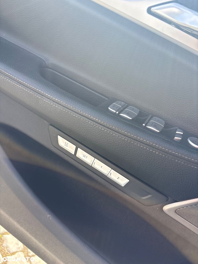 BMW Seria 7 740Li - 31