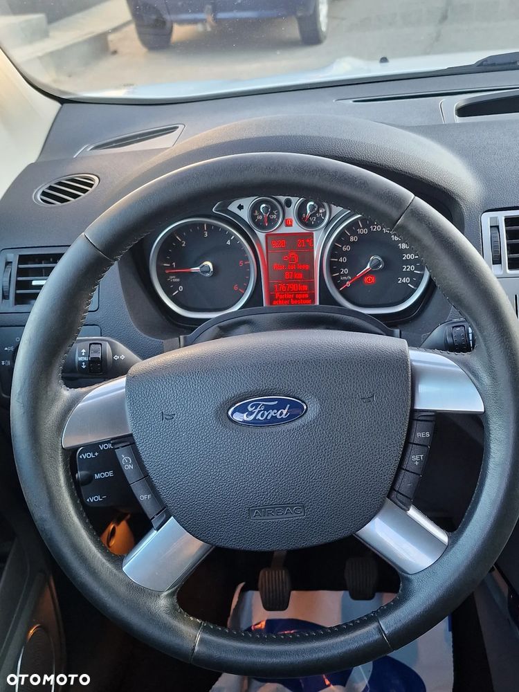Ford Kuga 2.0 TDCi Titanium - 6