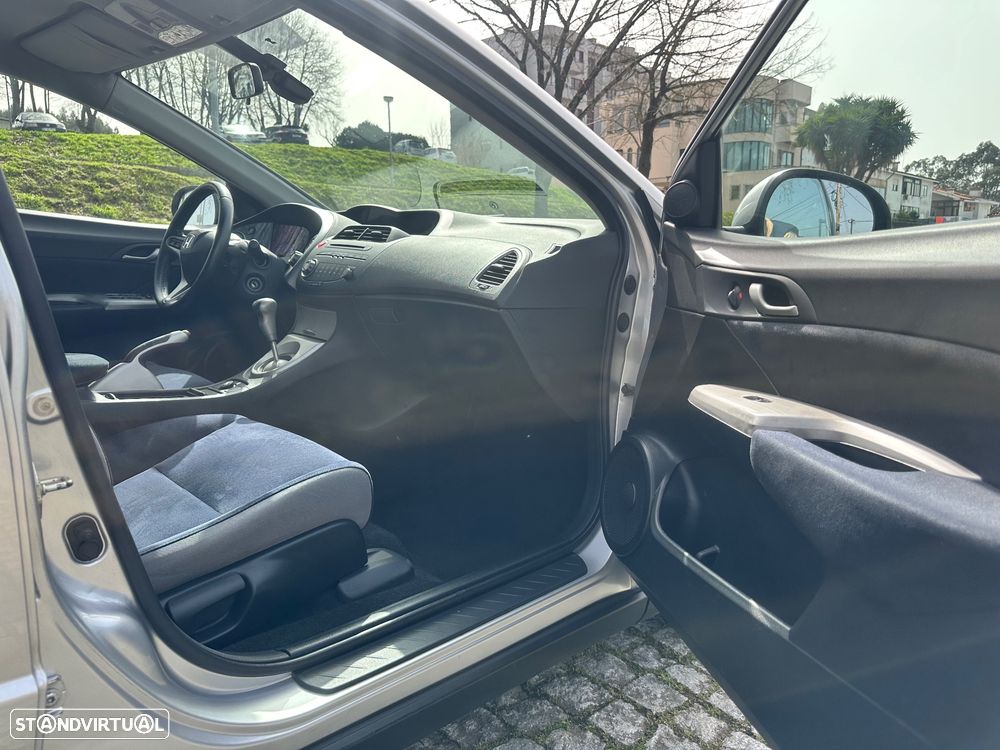 Honda Civic 1.4 Comfort - 30