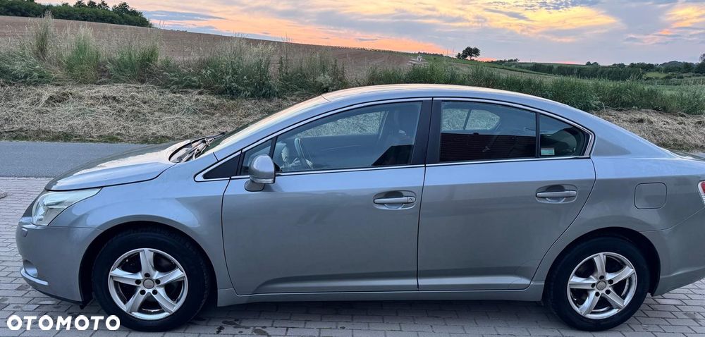 Toyota Avensis 1.8 Luna - 5