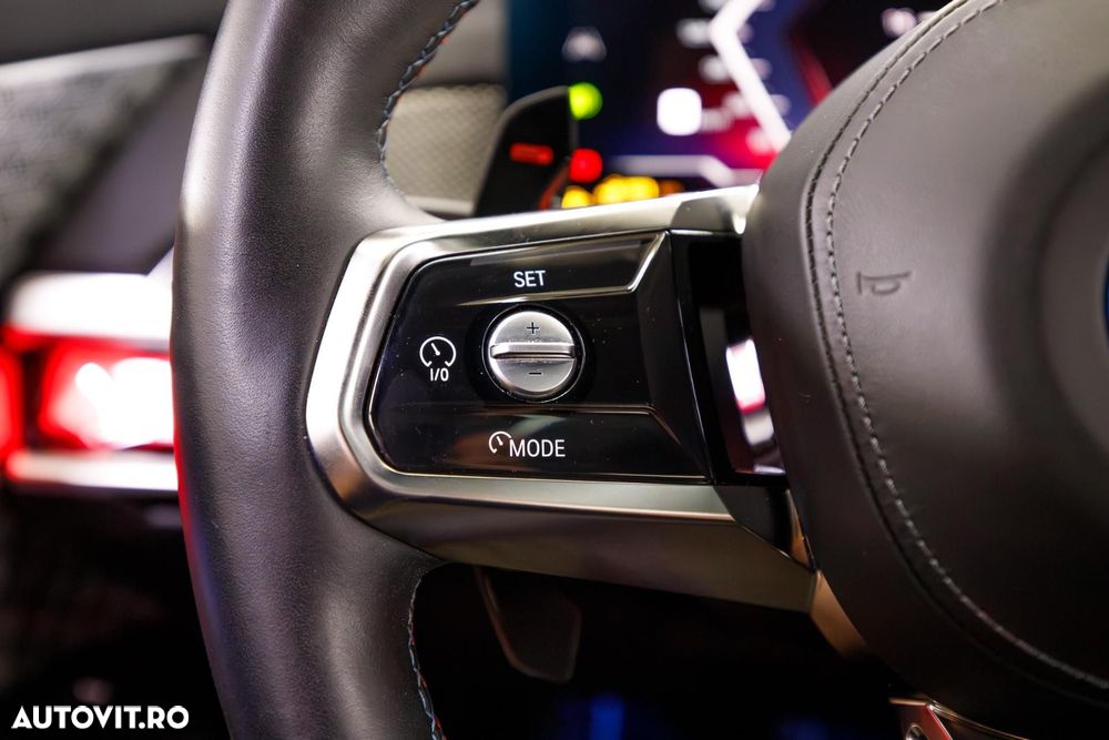 BMW M7 M760e xDrive AT PHEV - 23