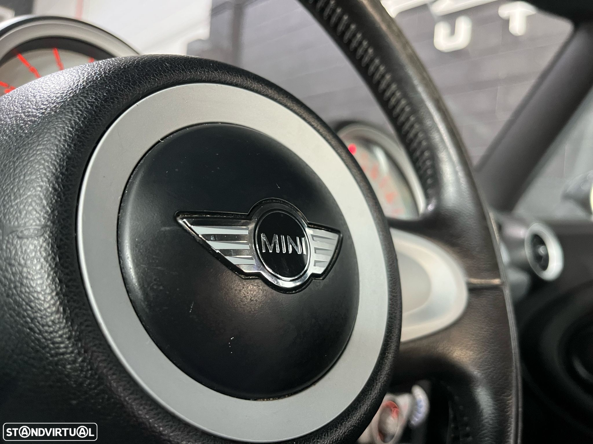 MINI 3 Portas Cooper D - 16