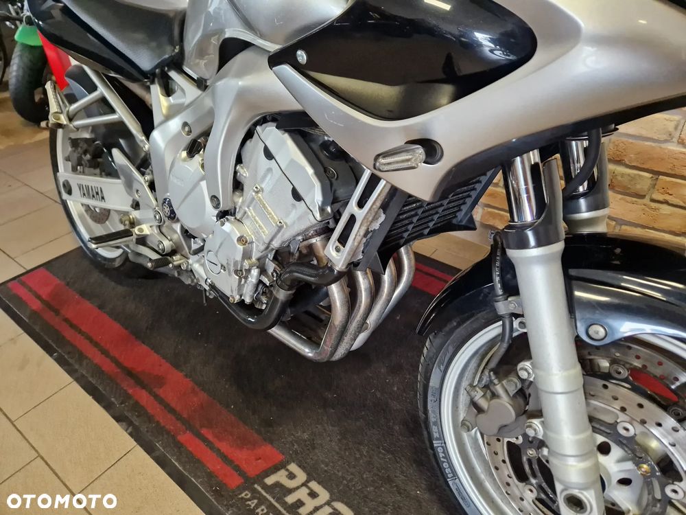 Yamaha FZ6 - 25
