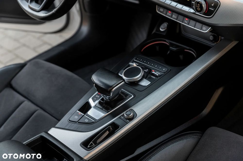Audi A4 Limousine 2.0 TFSI ultra Sport S tronic - 25