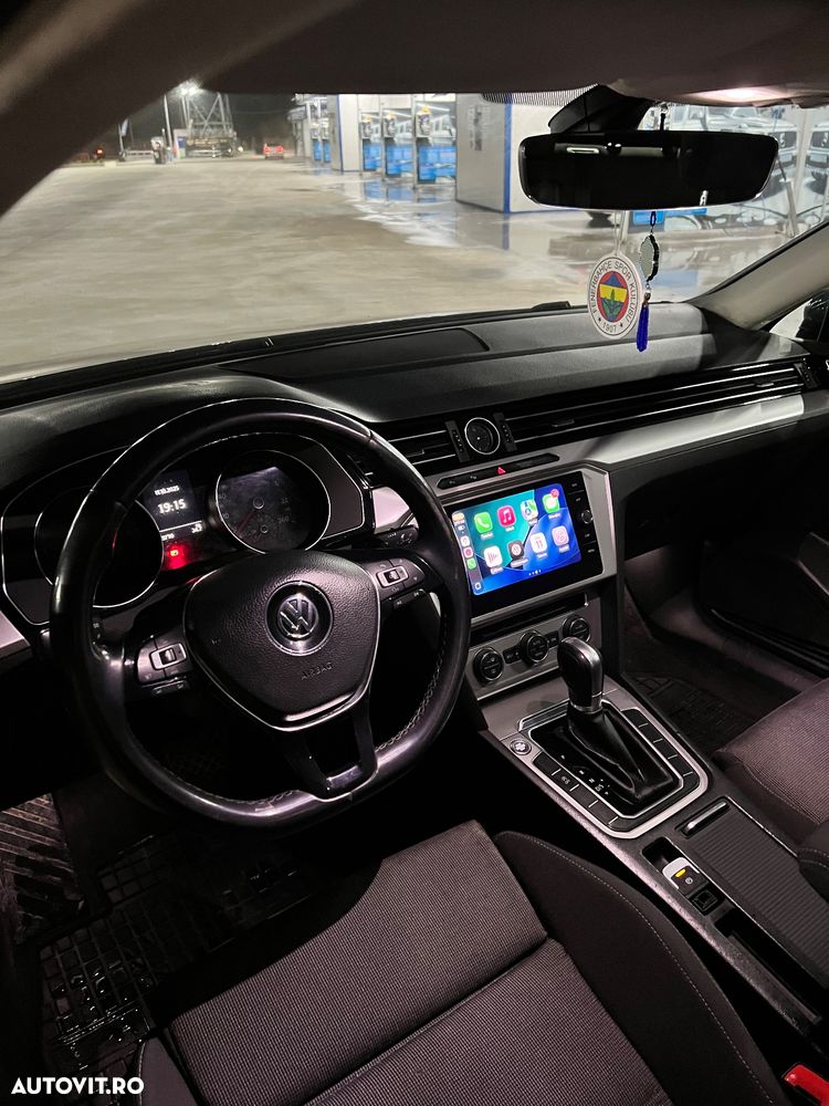 Volkswagen Passat - 13