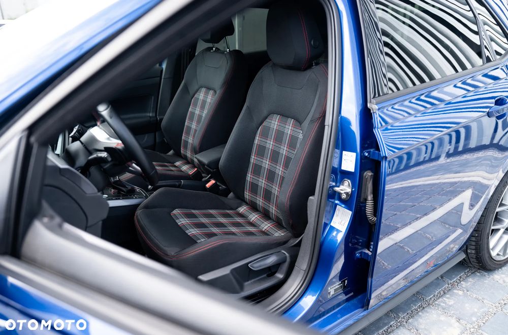 Volkswagen Polo - 9