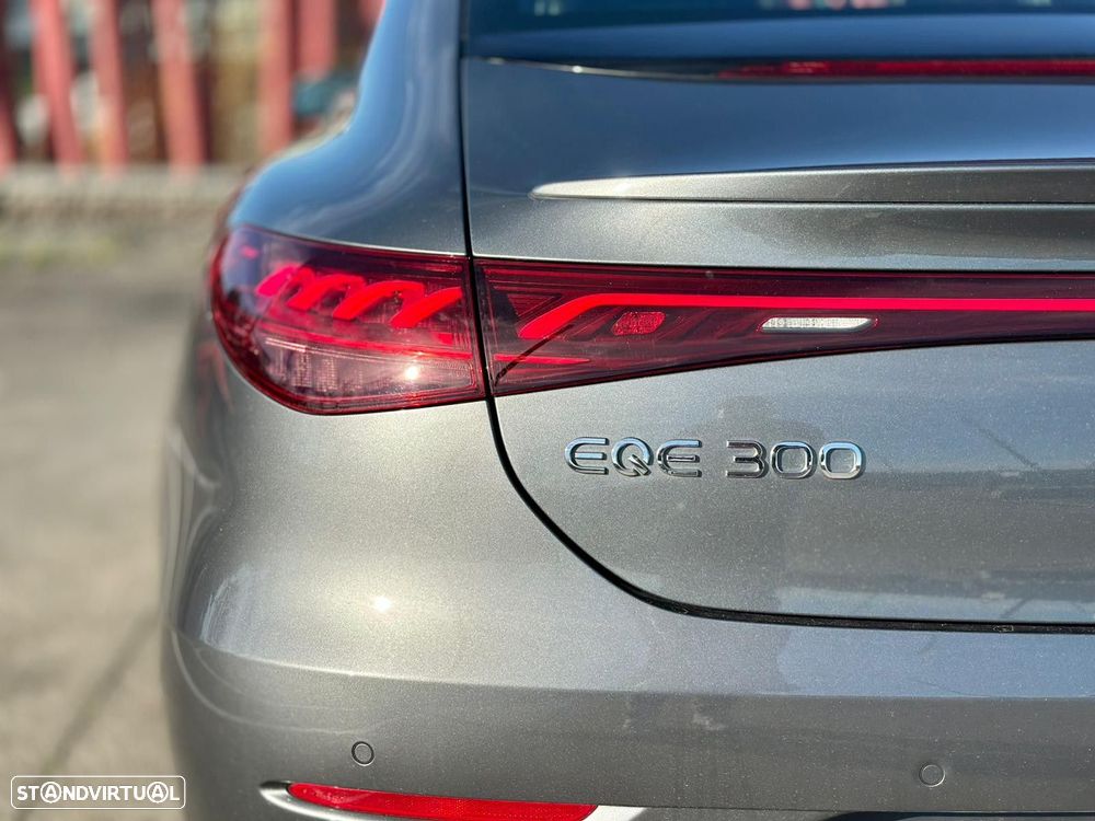 Mercedes-Benz EQE - 40