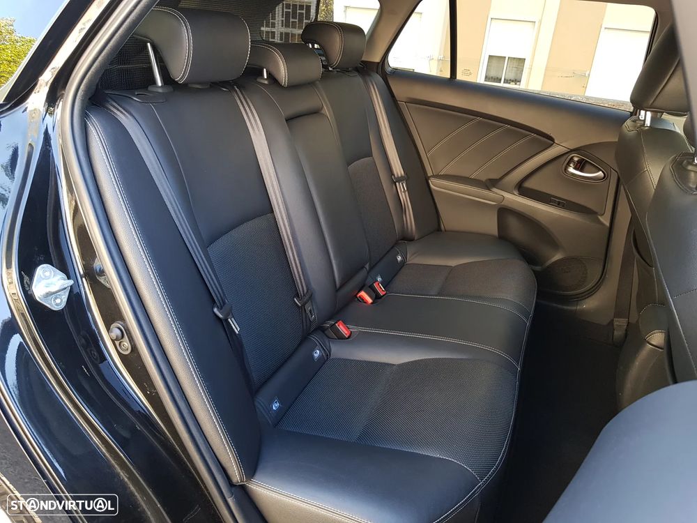 Toyota Avensis Touring Sports 1.6 D-4D Luxury+GPS - 37