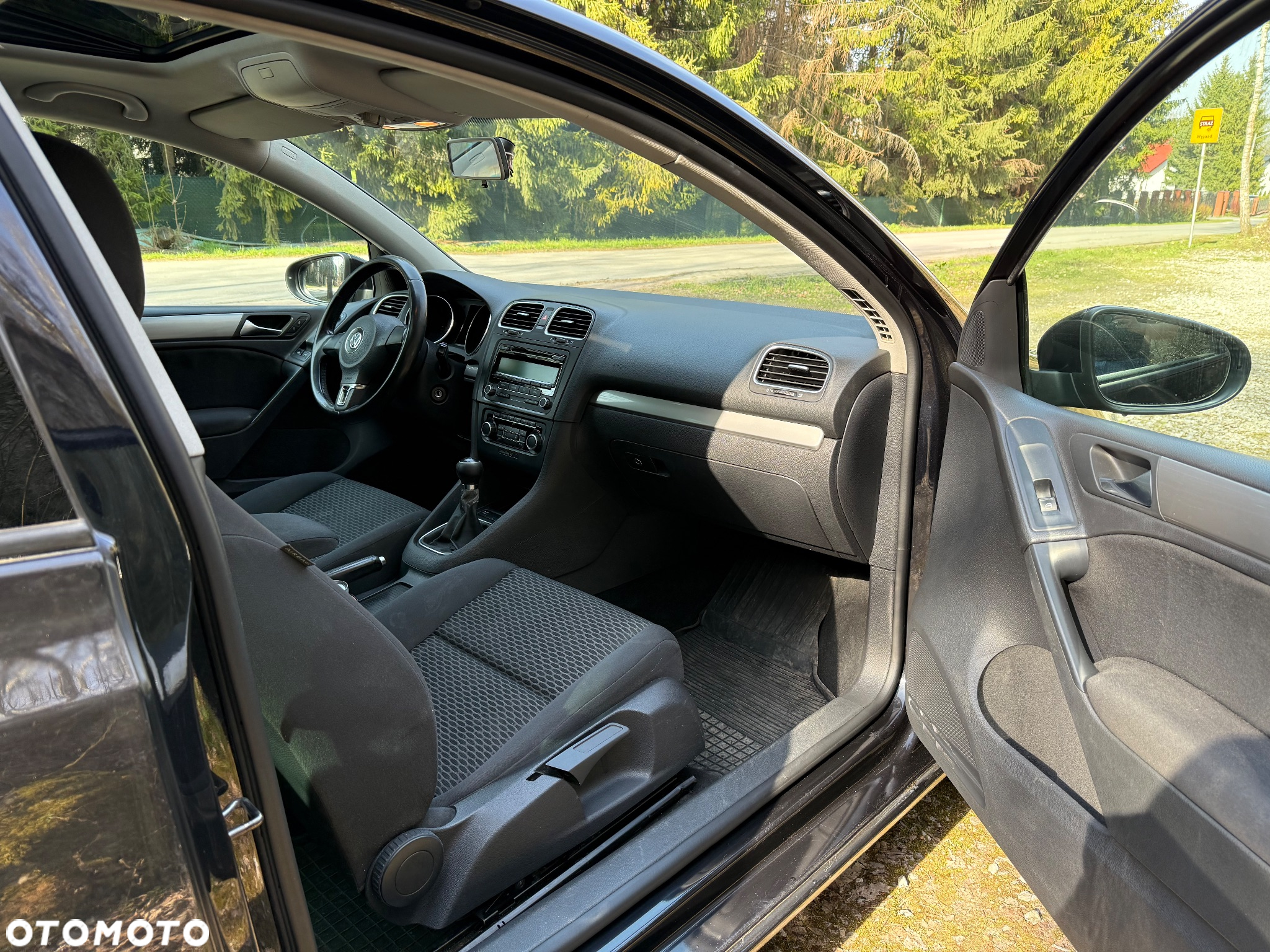 Volkswagen Golf VI 1.6 TDI Comfortline - 11