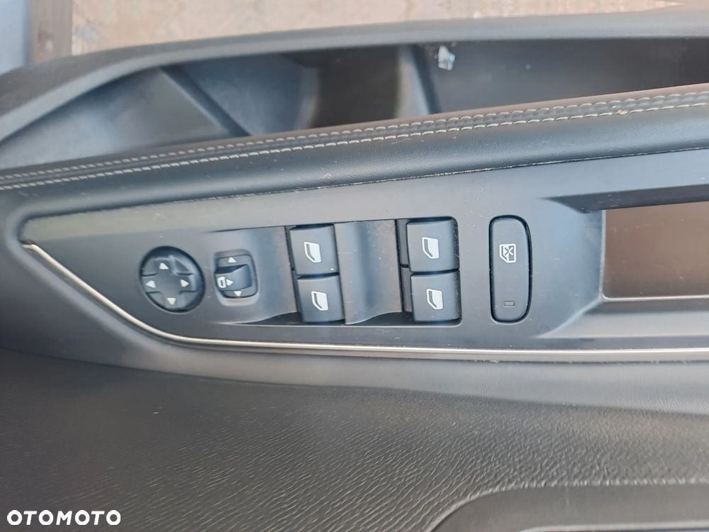 Peugeot 5008 PureTech 130 Stop & Start Allure - 18