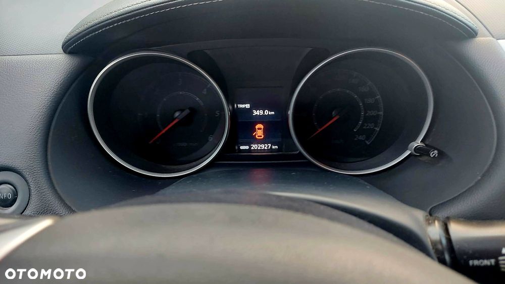 Mitsubishi Outlander 2.0 DID Intense + - 11