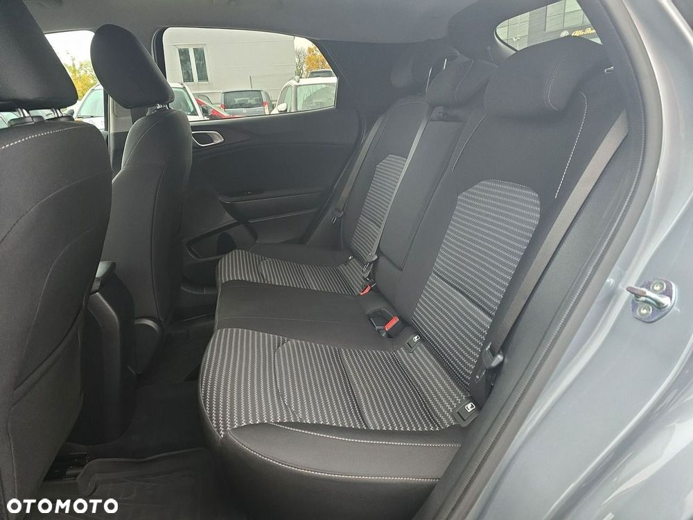 Kia XCeed - 16