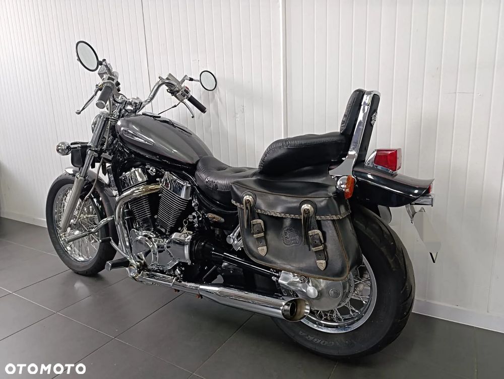 Suzuki Intruder - 7