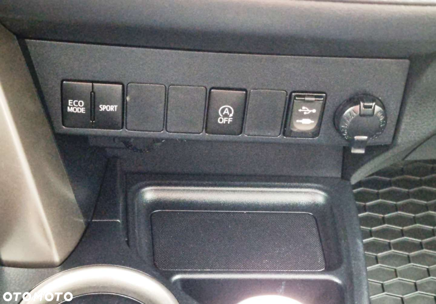 Toyota RAV4 - 22
