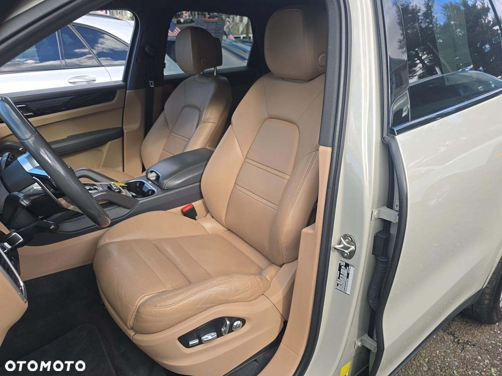Porsche Cayenne Standard - 7