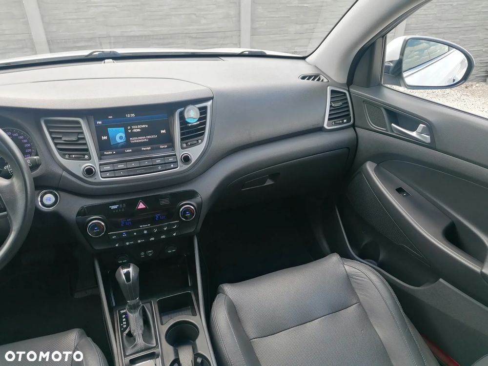 Hyundai Tucson 2.0 CRDi 4WD Automatik Style - 14