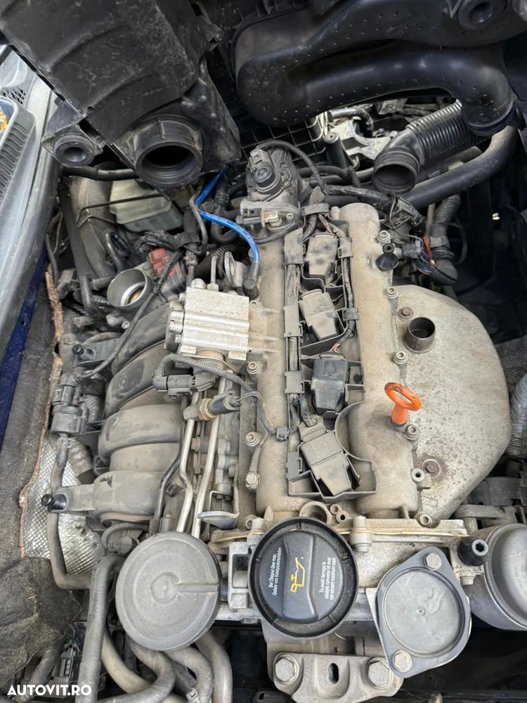 Dezmembrez VW Volkswagen Golf 5 albastru 1,4 FSI BKG 2006 cod culoare LD5Q - 9