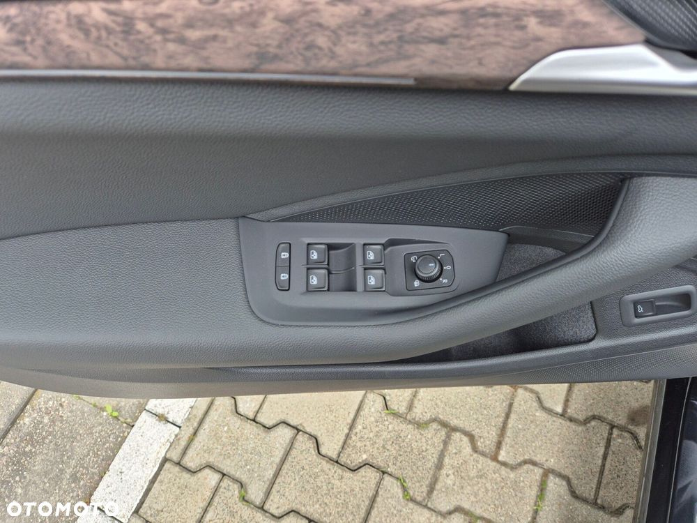 Skoda Superb 2.0 TDI SCR 4x4 L&K DSG - 18