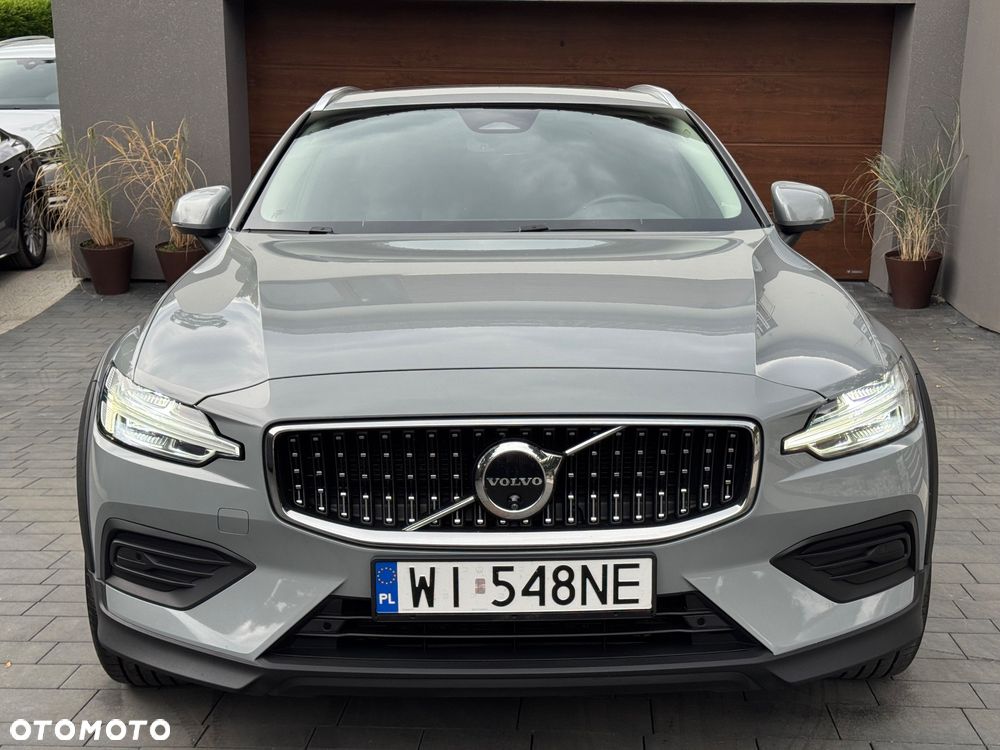 Volvo V60 Cross Country Plus B5 B AWD - 2