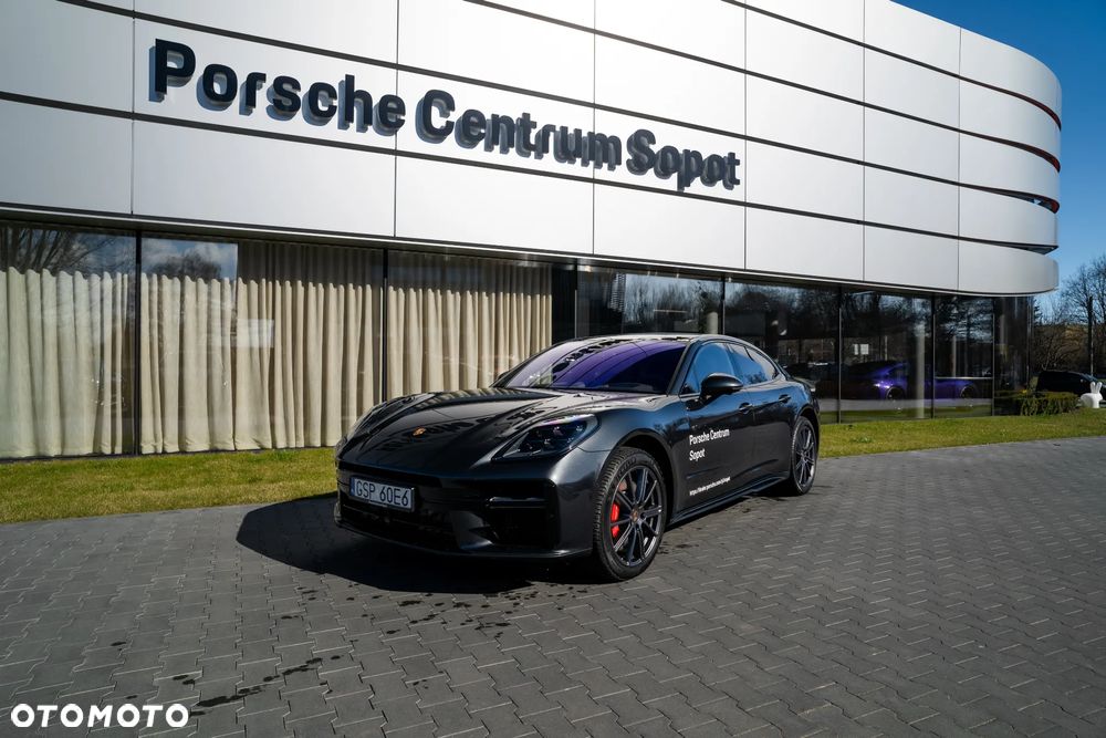 Porsche Panamera - 1