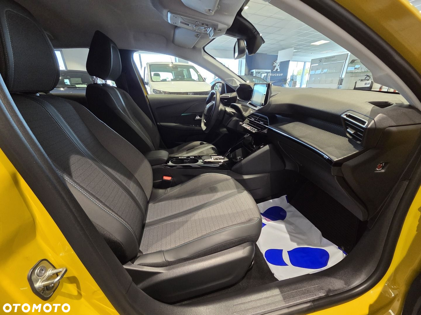 Peugeot 208 e-208 Allure - 7