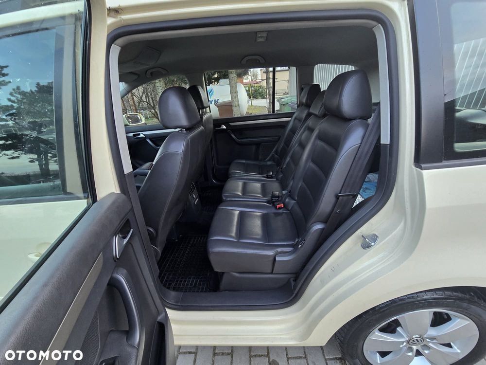 Volkswagen Touran 1.9 TDI DPF Blue Motion Highline - 6