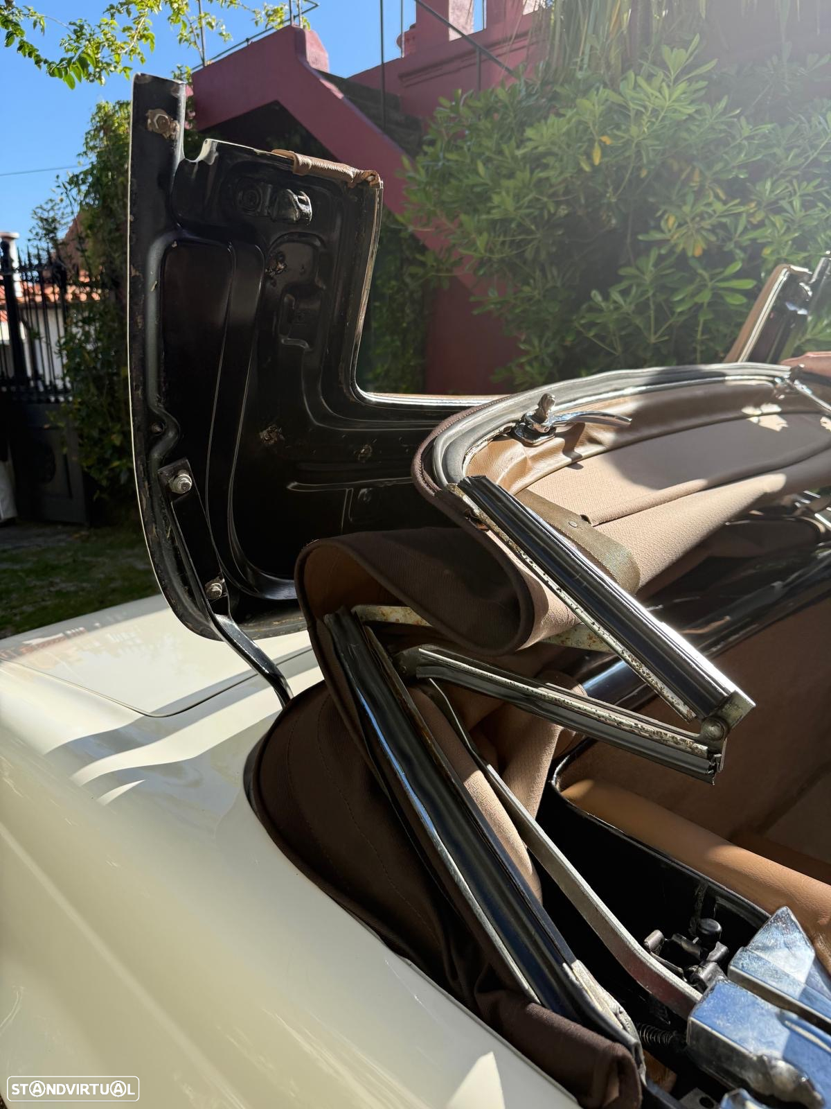 Mercedes-Benz SL 230 - 20