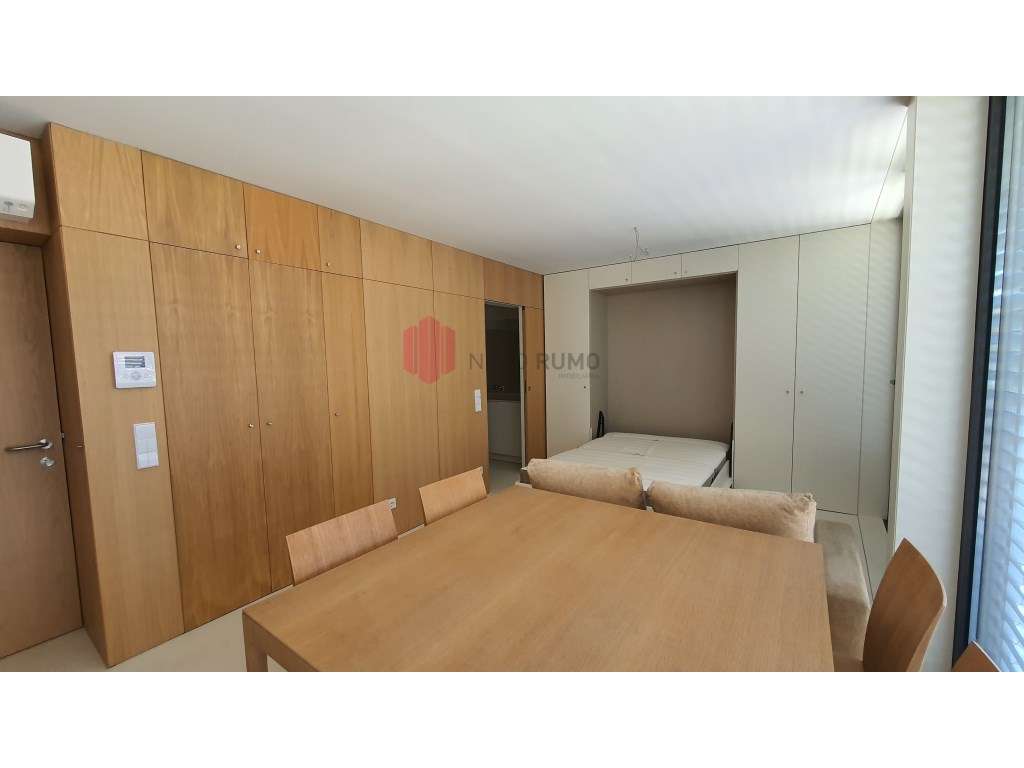 Apartamento T0 mobilado, com varanda e ar condicionado - Grande imagem: 3/12