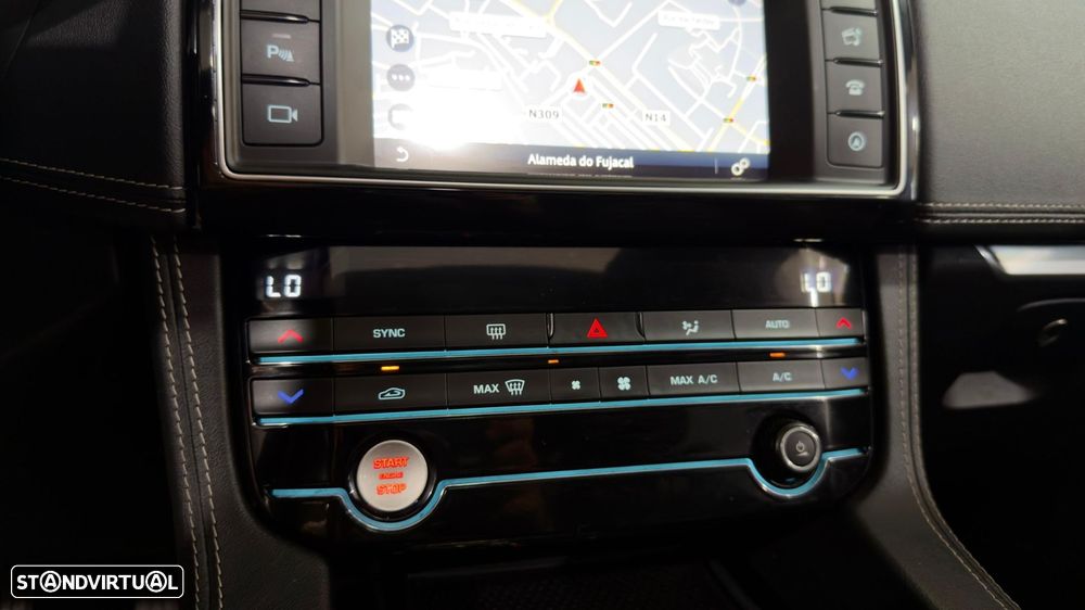 Jaguar F-Pace 2.0 i4D R-Sport AWD Aut. - 47