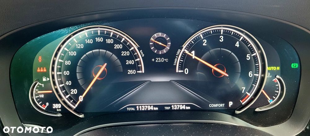 BMW Seria 5 540i xDrive - 21