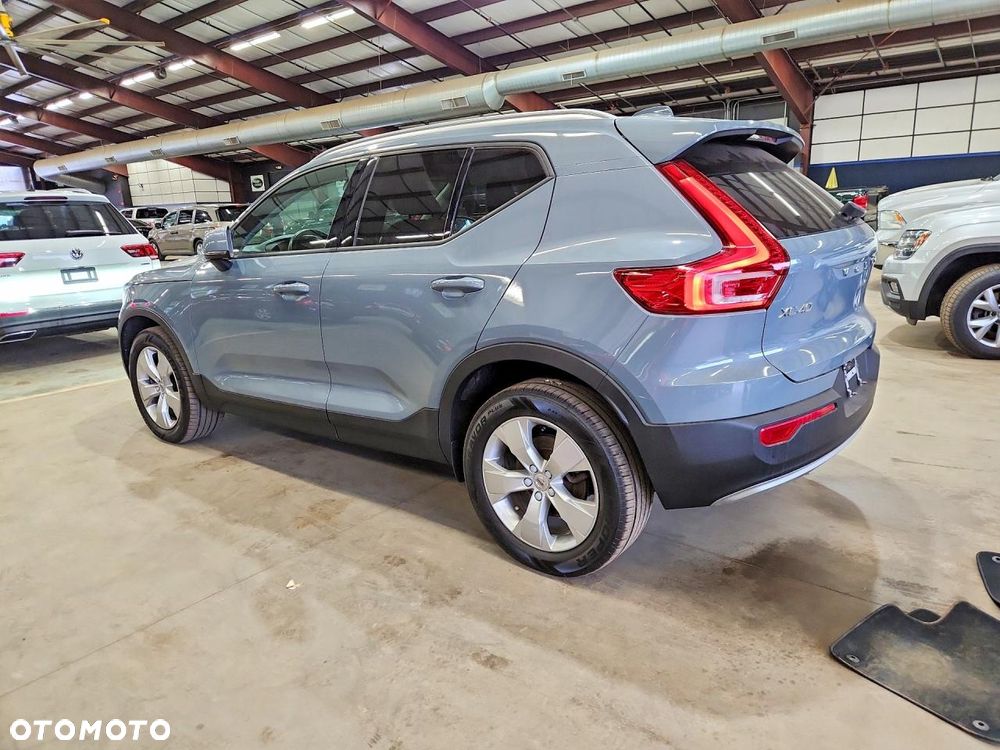 Volvo XC 40 T5 AWD Momentum - 2