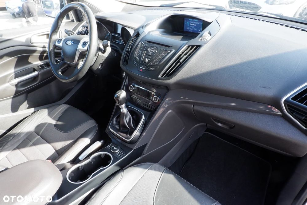 Ford Kuga 2.0 TDCi 4WD Titanium - 4