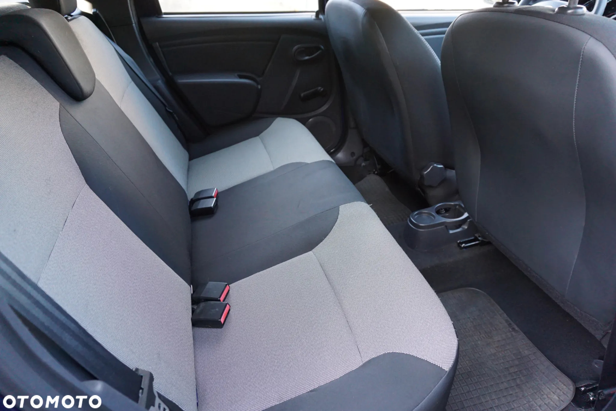 Dacia Duster 1.6 16V 4x2 Essentiel - 11