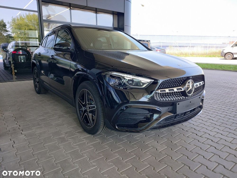 Mercedes-Benz GLA - 4