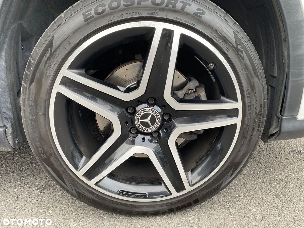 Mercedes-Benz GLA 220 4-Matic - 25