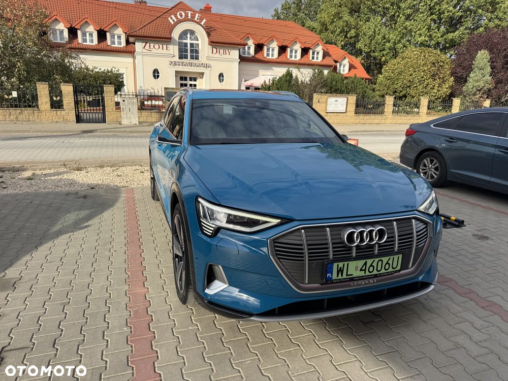 Audi e-tron