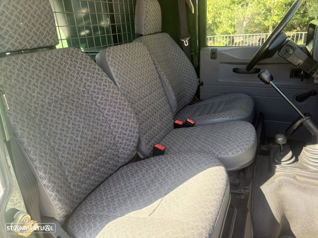 Land Rover Defender 90 2.5 TD5 Metal Top - 8