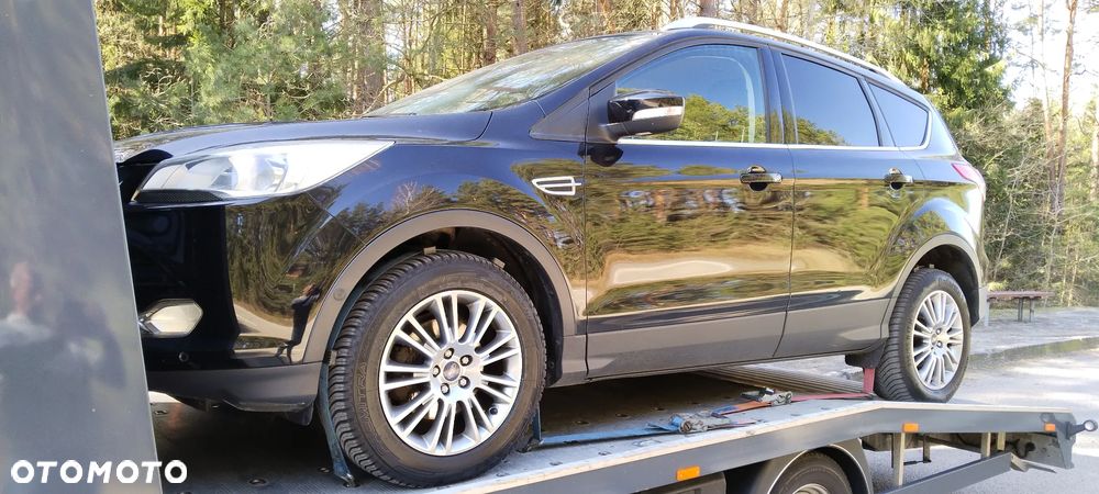 Ford Kuga 1.6 EcoBoost 2x4 Titanium - 4