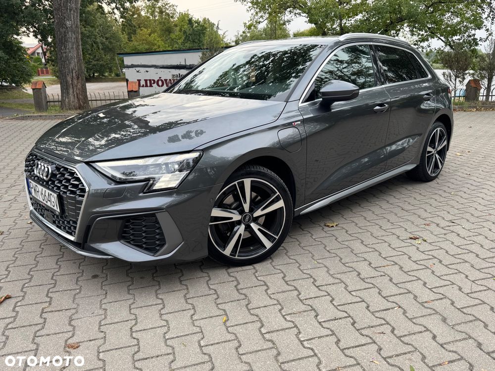 Audi A3 Sportback 1.4 TFSI e-tron S line Sportpaket - 1
