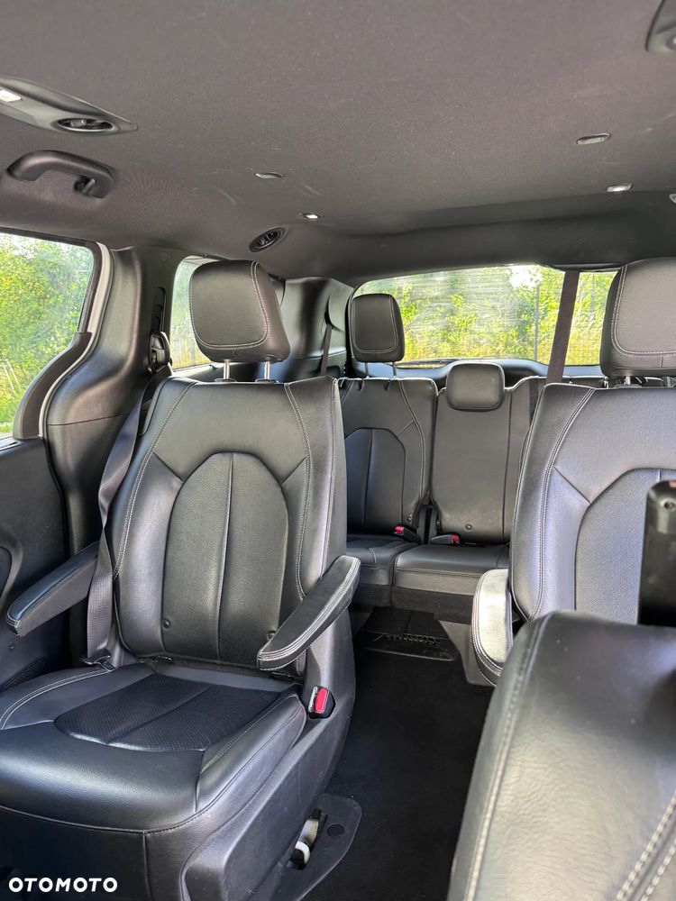 Chrysler Pacifica - 9